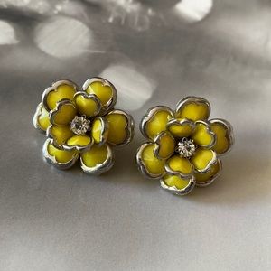 🔥HOST PICK🔥Yellow Flower 🌼 Earrings